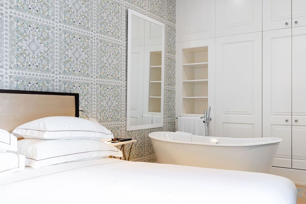 Santiago de Alfama - Boutique Hotel Deluxe Room (King) 2