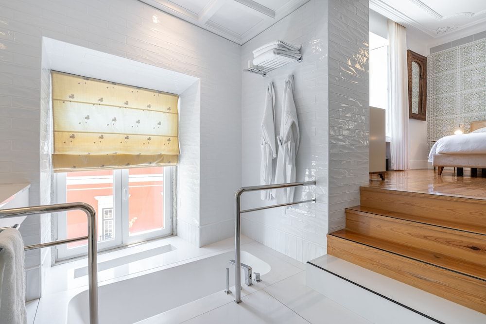 Santiago de Alfama - Boutique Hotel Deluxe Room (King) 7
