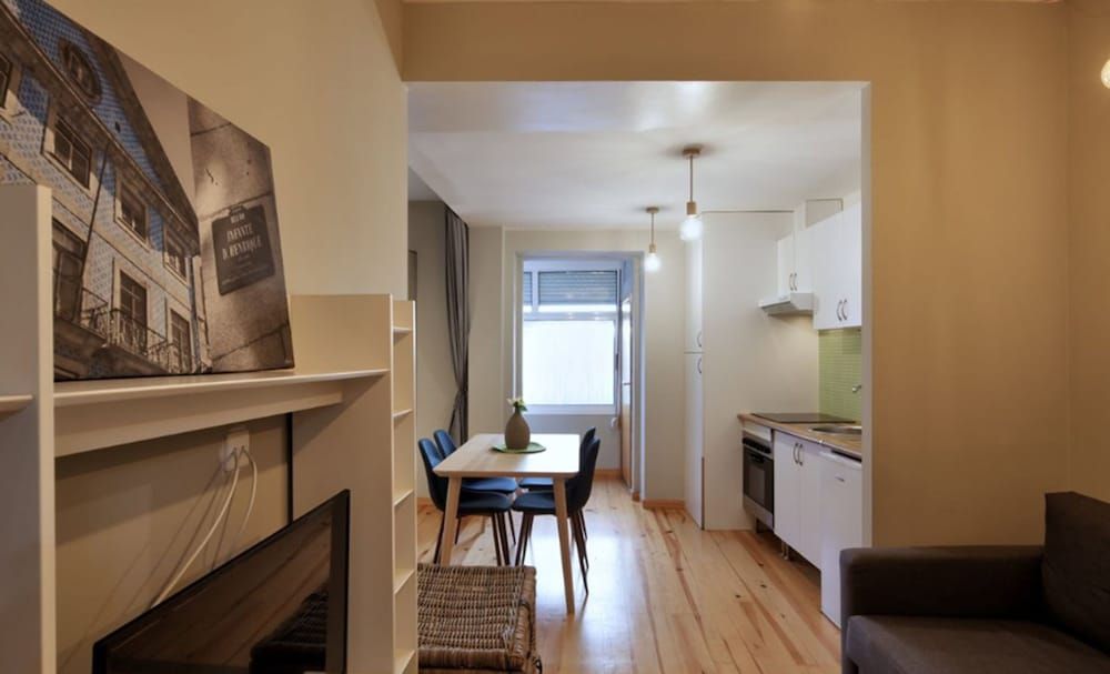 Aparthotel Oporto Entreparedes Superior Studio Suite 2