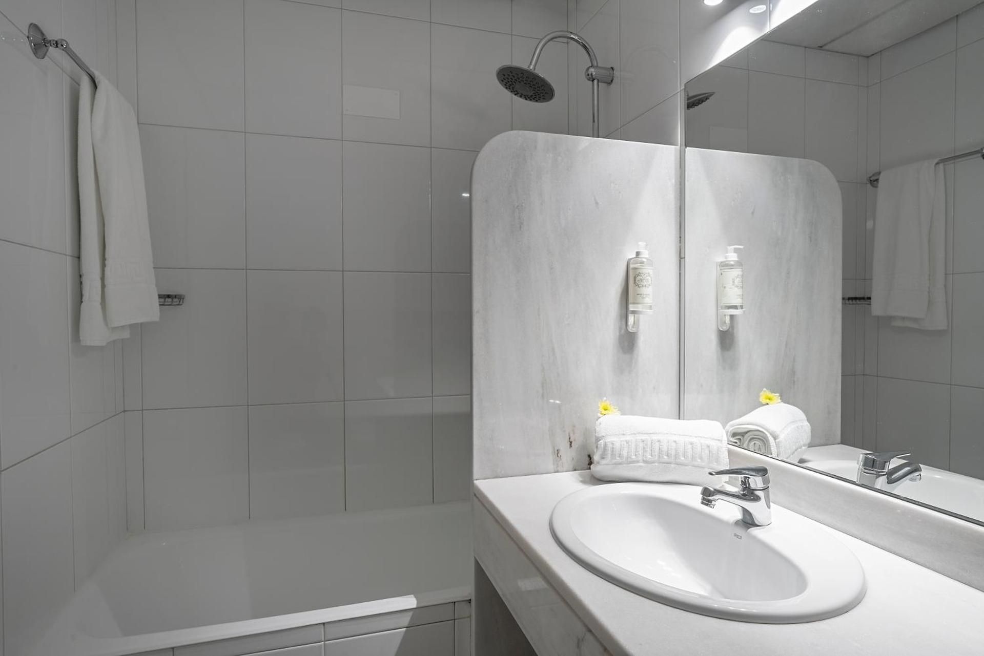 Hotel Urban Estação Twin Room 6