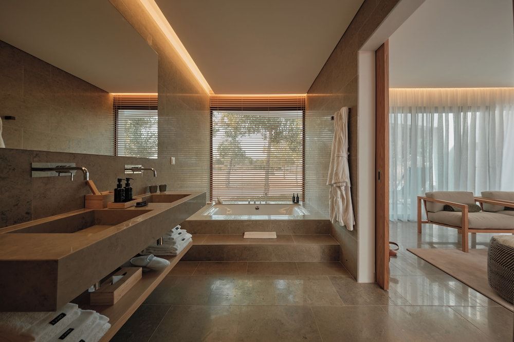 Luxury Suite Lake View