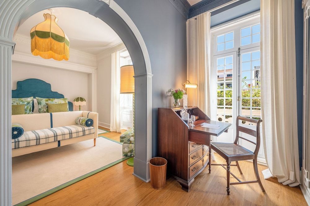 Suite Deluxe with Terrace & Garden View