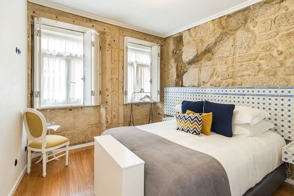 1872 River House by Olivia Charm Room with City View 7