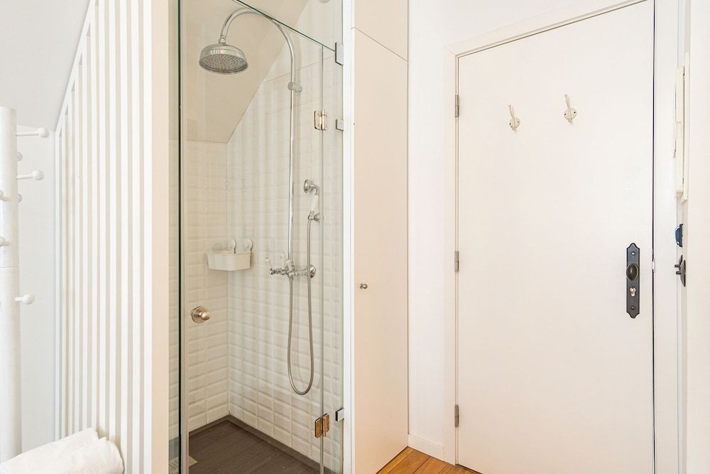 1872 River House by Olivia Charm Room with City View 15