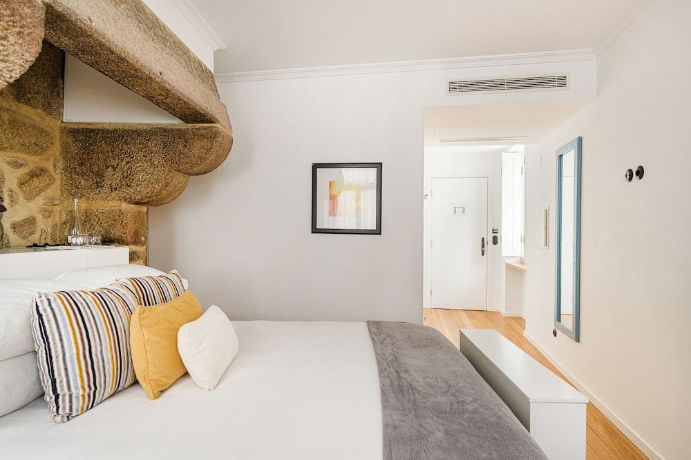 1872 River House by Olivia Charm Room with City View 2