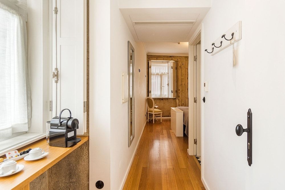 1872 River House by Olivia Charm Room with City View 21