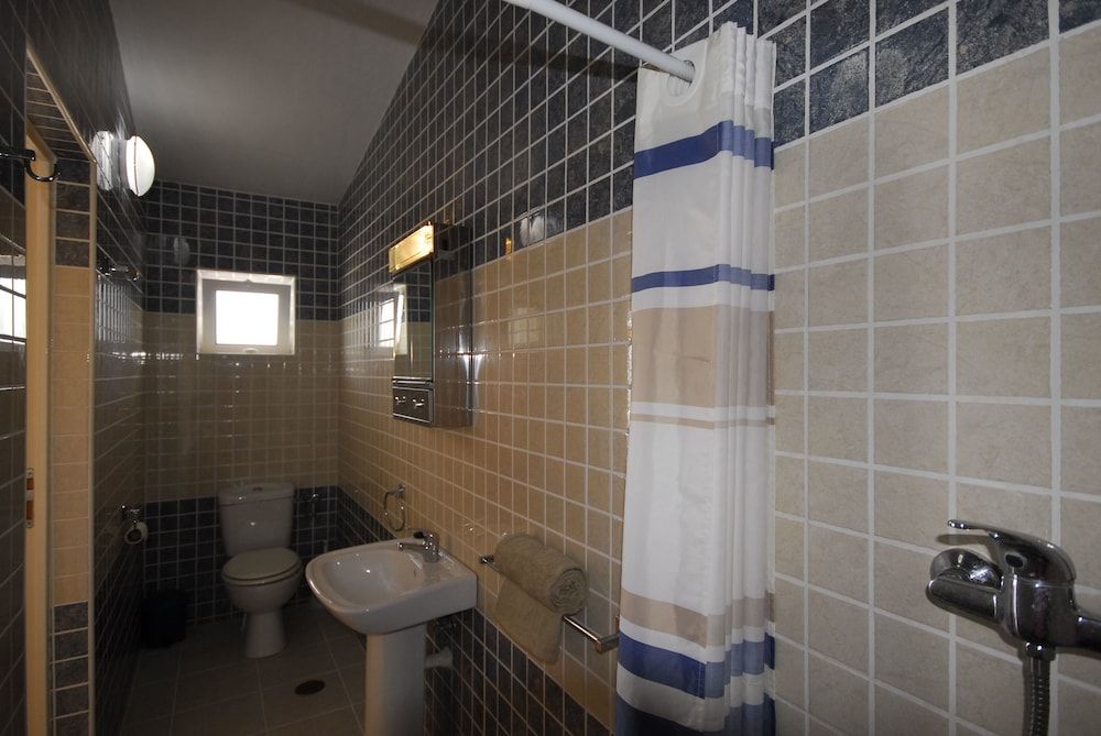 Centre Algarve Double Room, Patio, Ground Floor 3