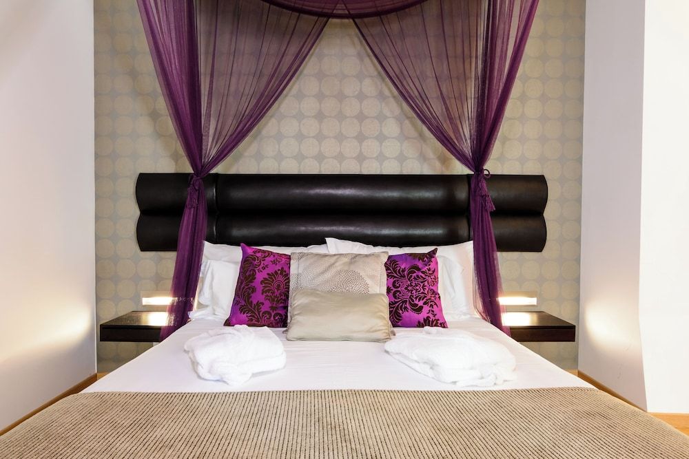 Deluxe Studio Suite