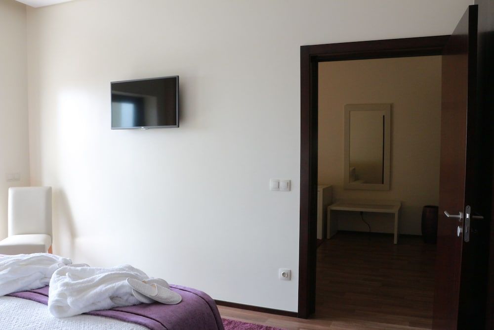 Monte Lírio Hotel Family Room 8