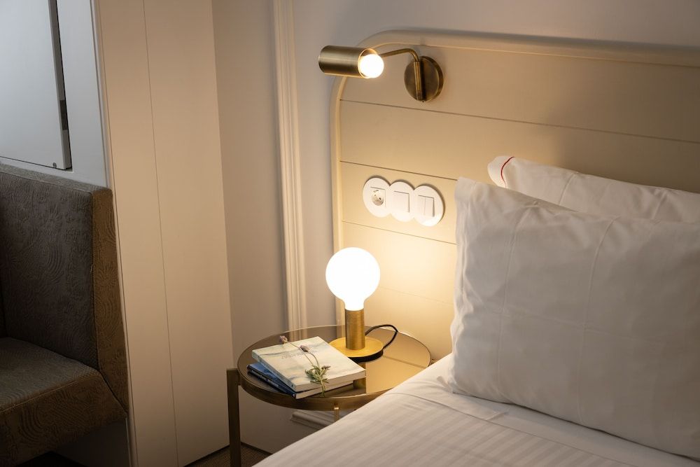 Lisboa Pessoa Hotel Double Room (Small) 4