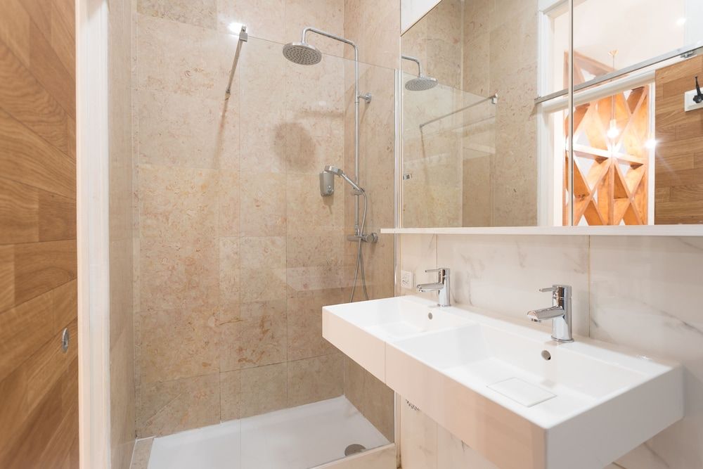 Baixa Modern Three-Bedroom Apartment - by LU Holidays Apartment, 3 Bedrooms 18