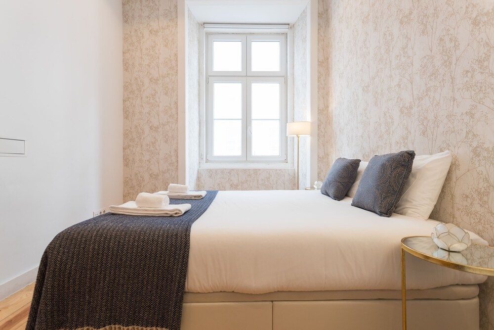 undefined Baixa Modern Three-Bedroom Apartment - by LU Holidays 9