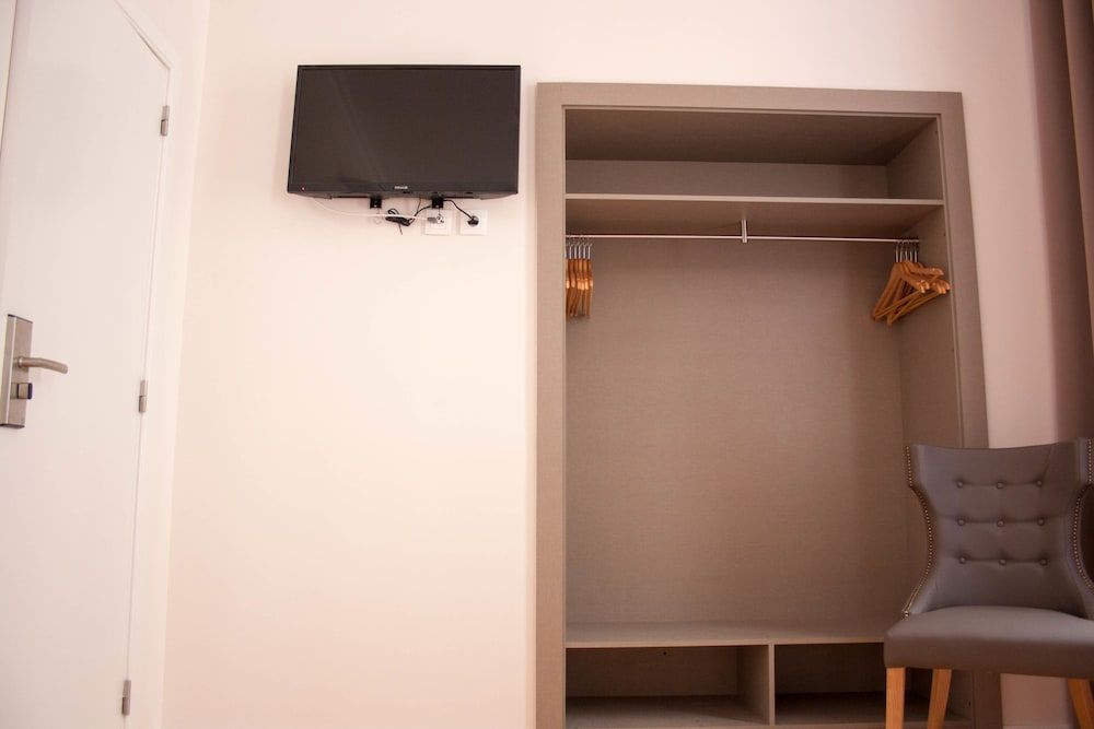 Lisbon Arsenal Suites Standard Double Room 4