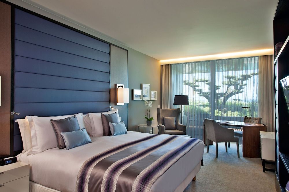 Classic Room, 1 King Bed, Garden View