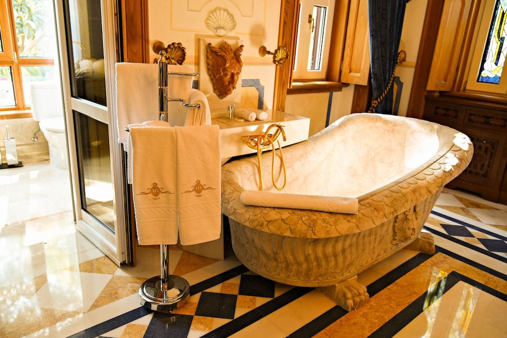 Sintra Marmòris Palace Deluxe Room, Garden View 10