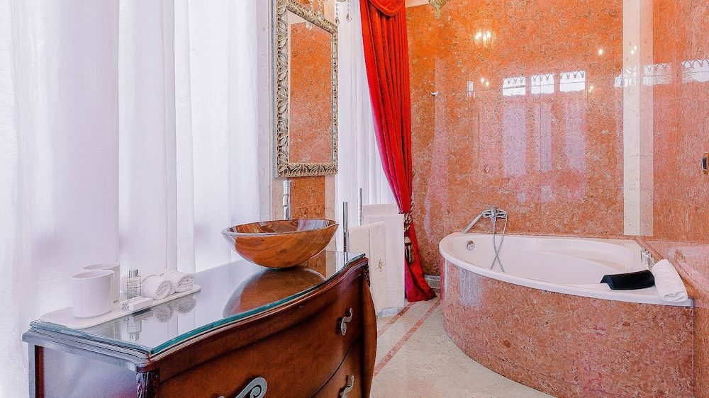 Sintra Marmòris Palace Deluxe Room, Garden View 12