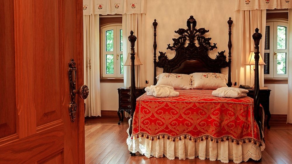 Sintra Marmòris Palace Deluxe Room, Garden View 7