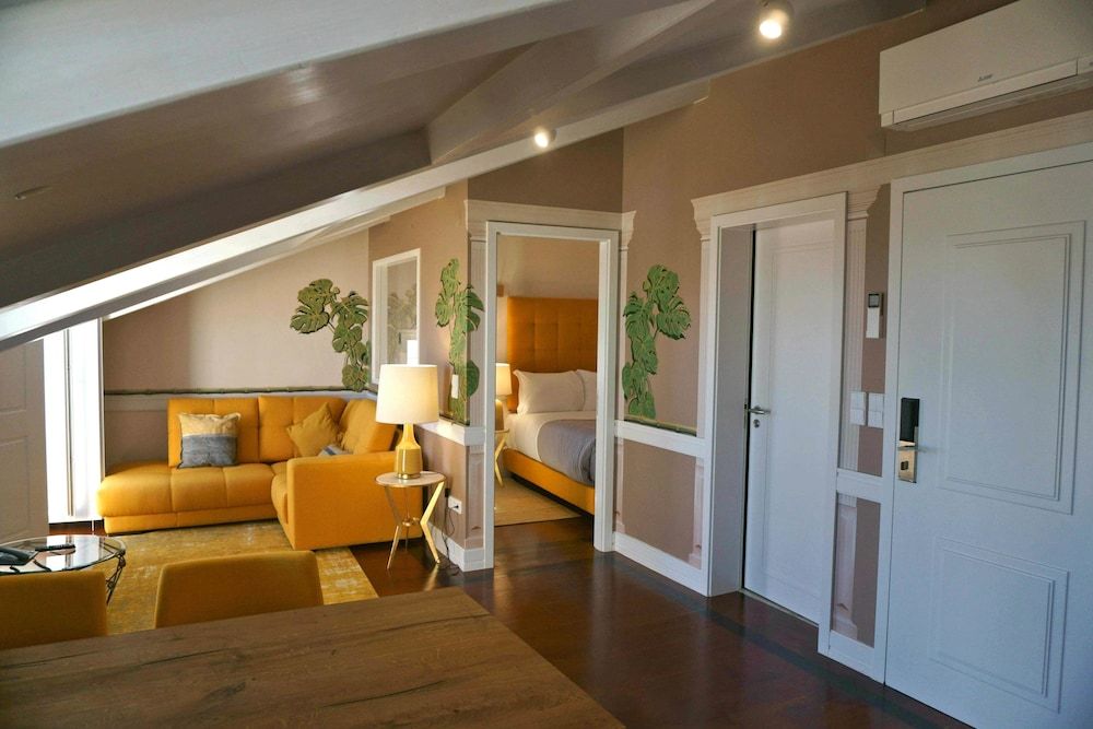 Lisbon Colours Bairro Alto Apartments