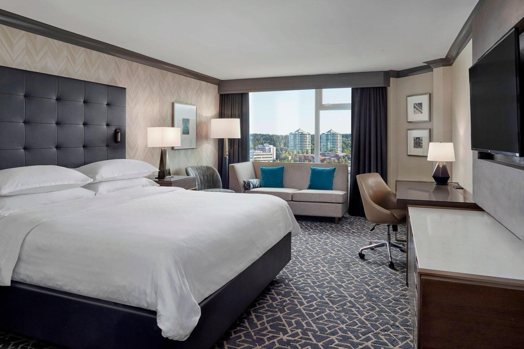 Deluxe Guest room, 1 King, Sofa bed, High floor