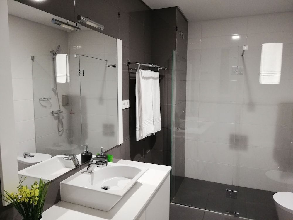 Whales Bay Hotel Apartment, 2 Bedrooms (4 Adults + 2 Children) 4