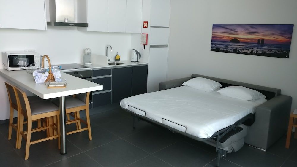 Whales Bay Hotel Apartment, 1 Bedroom (2 Adults + 2 Children) 2