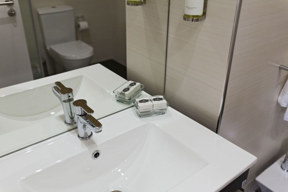 BO - Fernandes Tomás Deluxe Loft, 2 Bedrooms 10