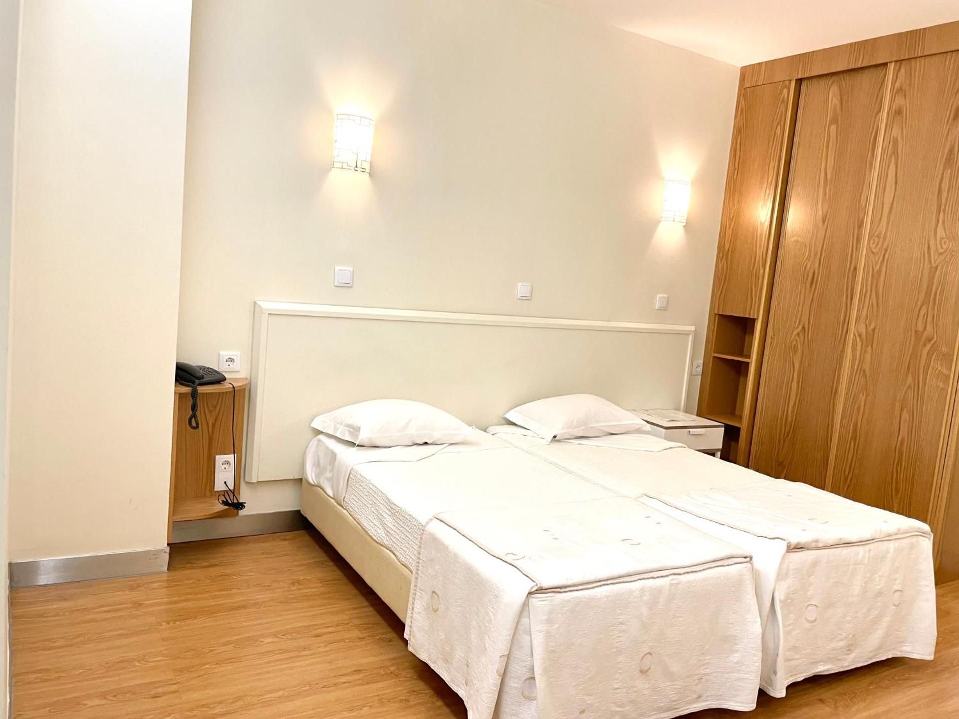 Standard twin accessible