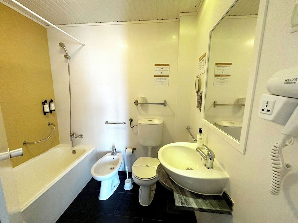 HS Milfontes Beach Hotel - Duna Parque Resorts & Hotels Standard Twin Room 8