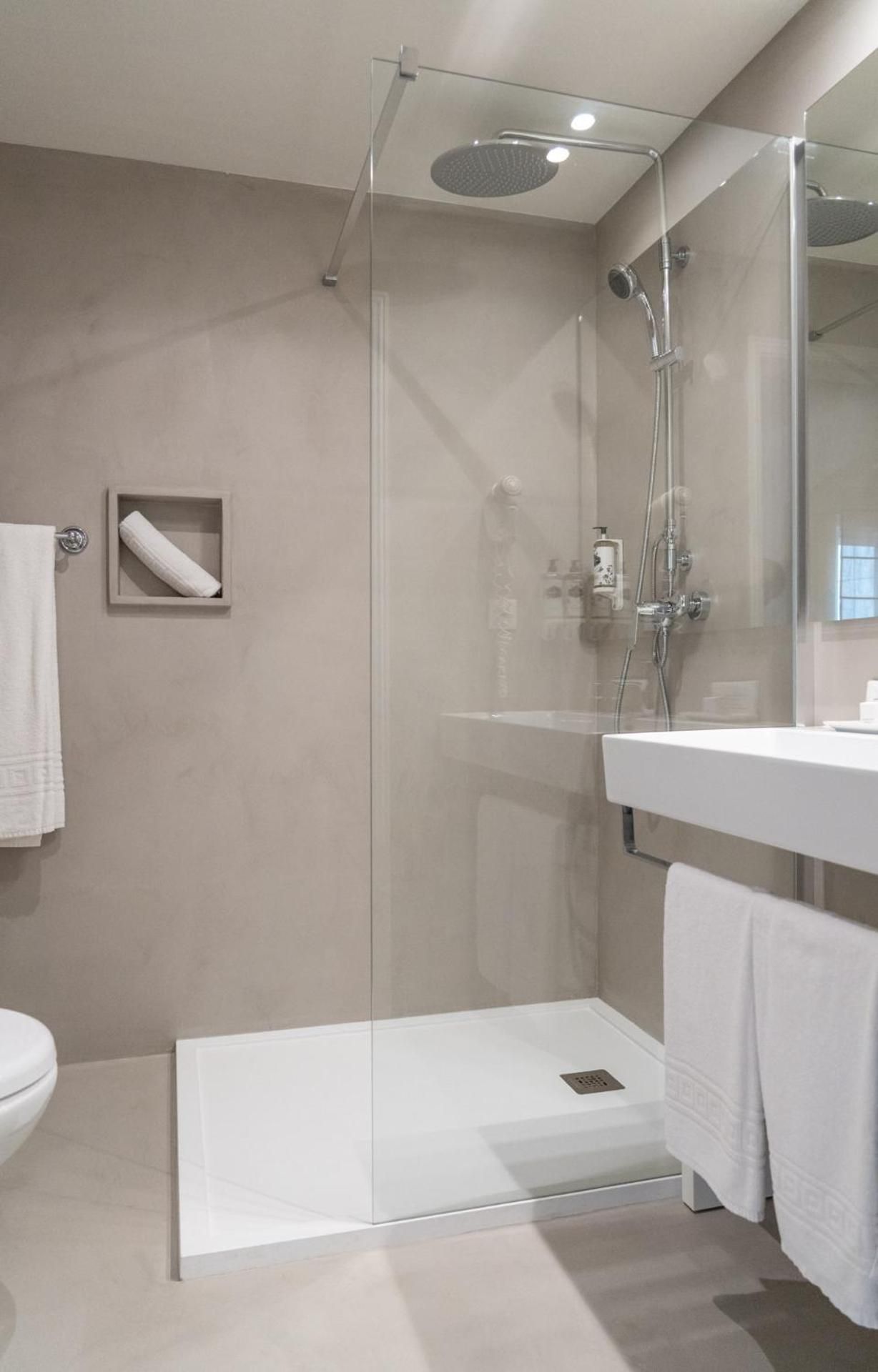 One Bedroom Apartment