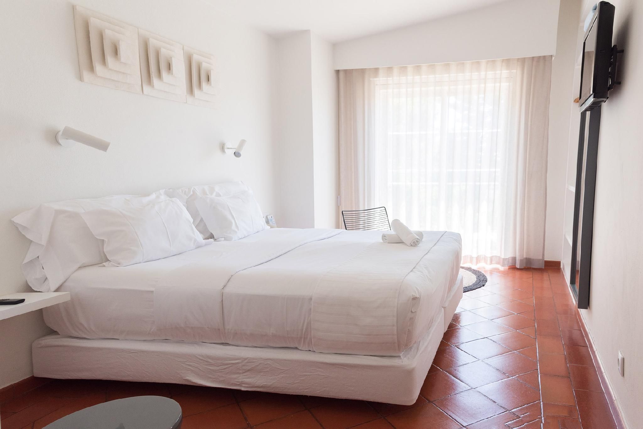 One Bedroom Apartment