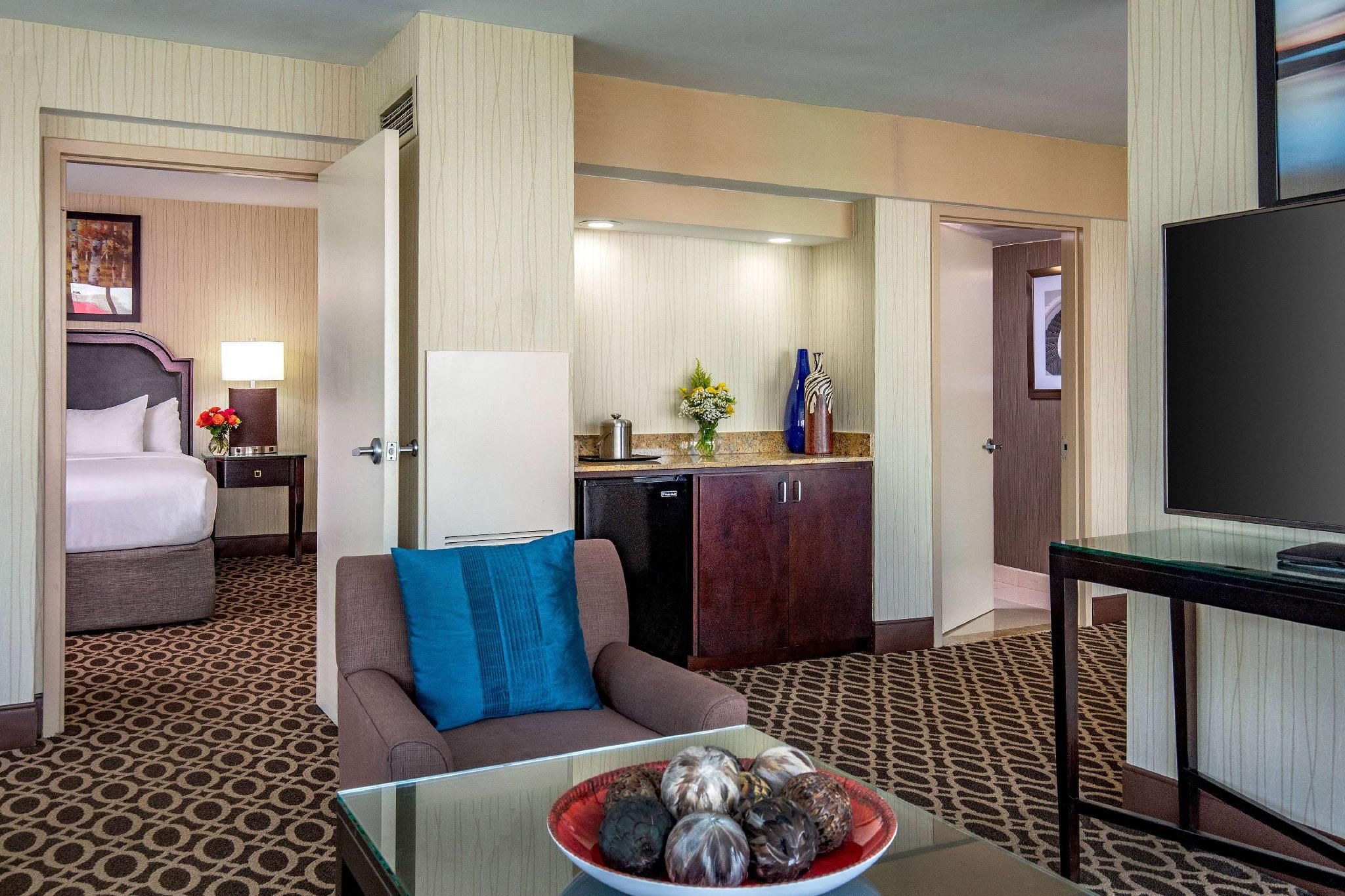 1 Murphy Bed, Hospitality Suite, Non-Smoking