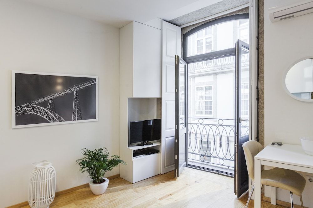 BO - Almada 346 Standard Studio, City View 13