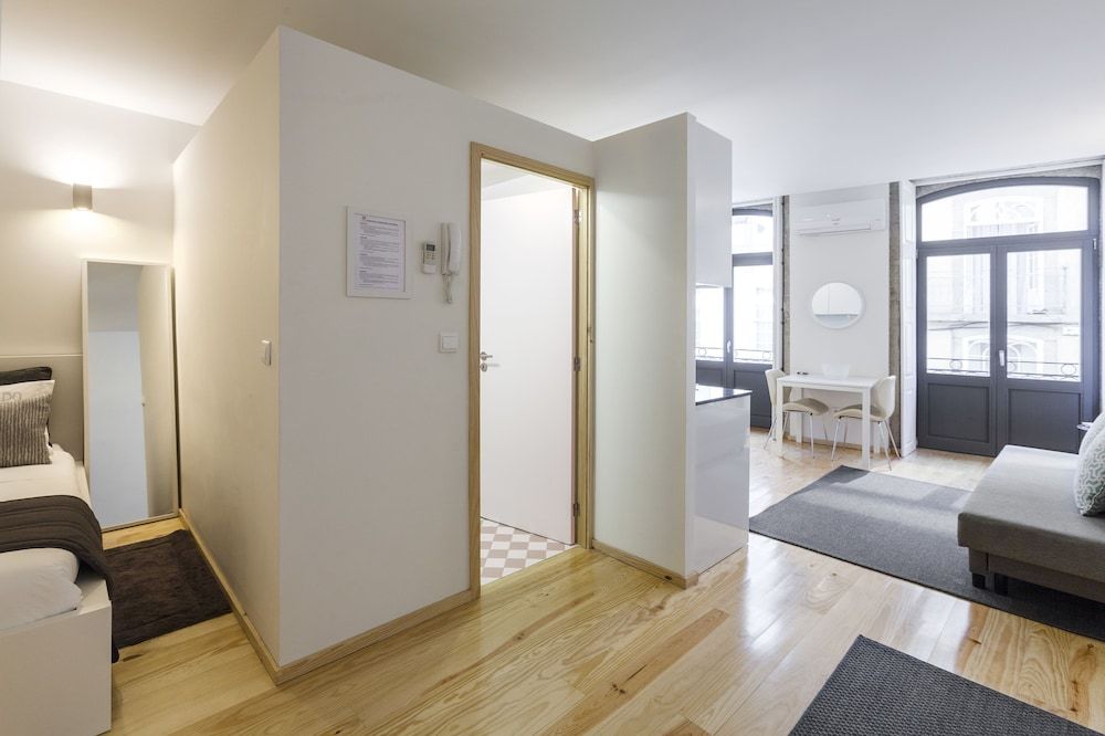 BO - Almada 346 Standard Studio, City View 9