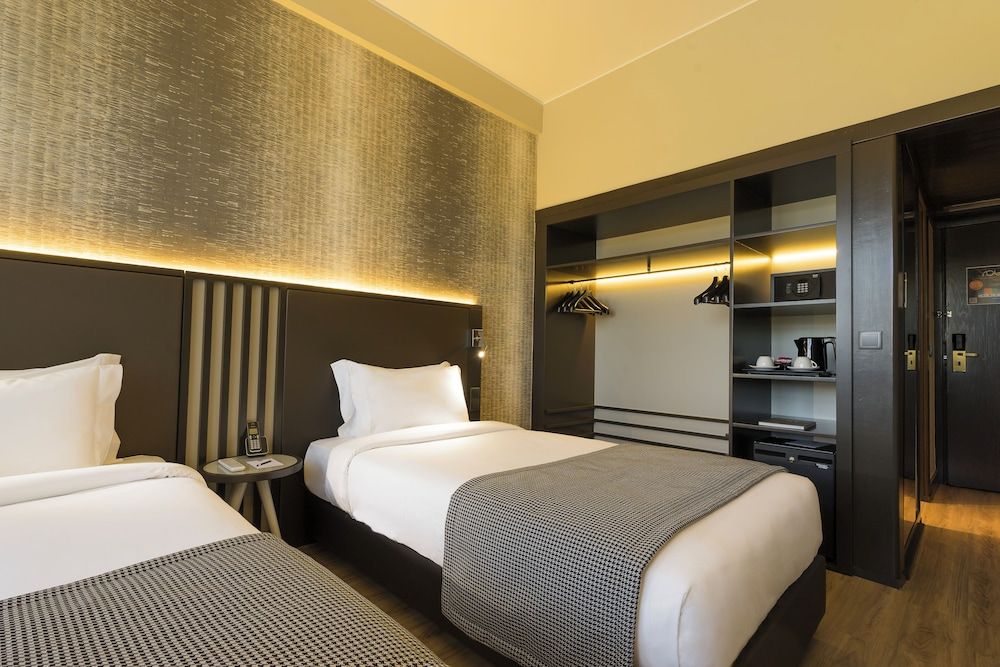 HF Fénix Lisboa Standard Twin Room 2