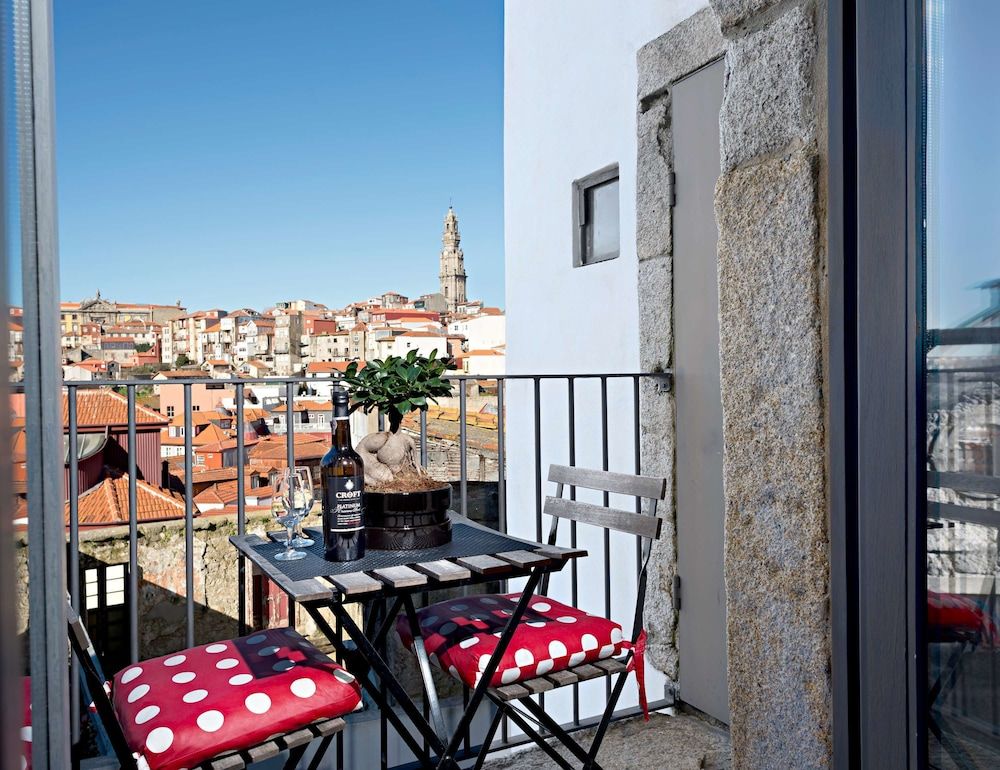 Grand Studio, Multiple Beds, Balcony, City View