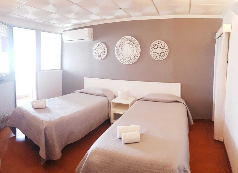 Standard Twin Room, Private Bathroom