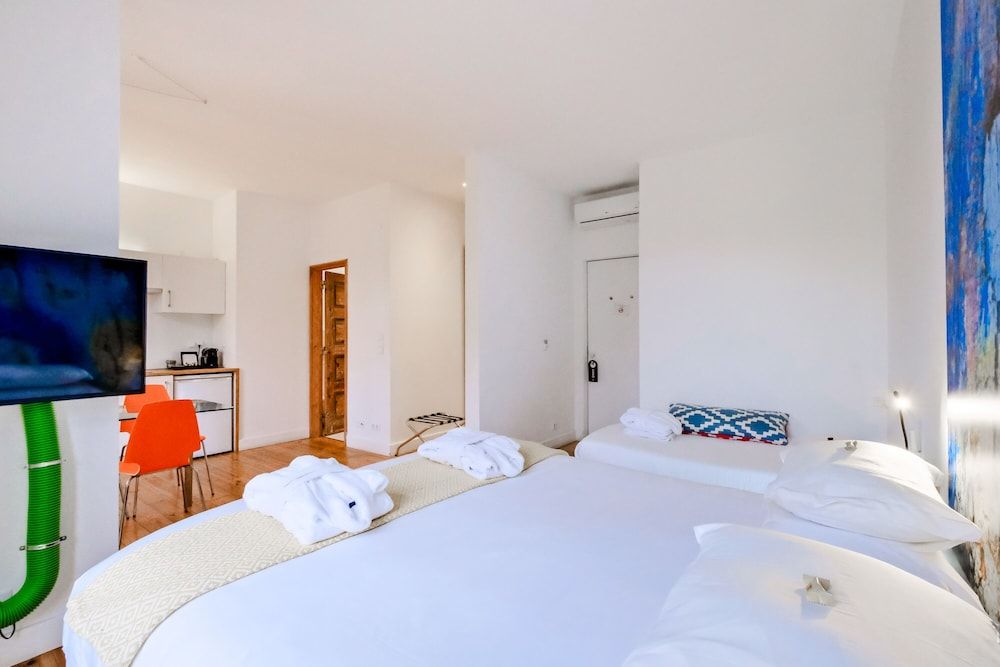 Chiado Arty flats Superior Studio, City View