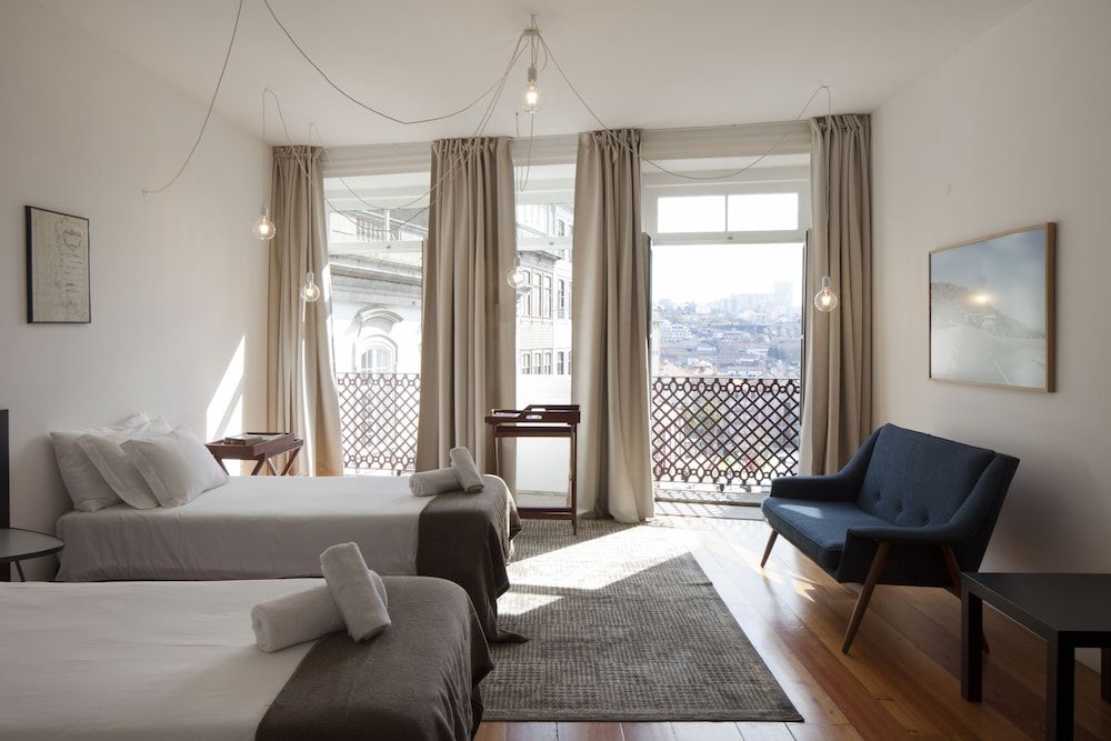 Cale Guest House Deluxe Room, City View 19