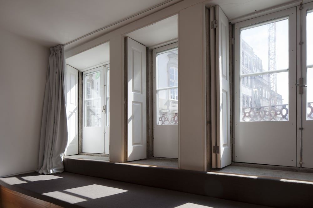 Cale Guest House Deluxe Room, City View 15