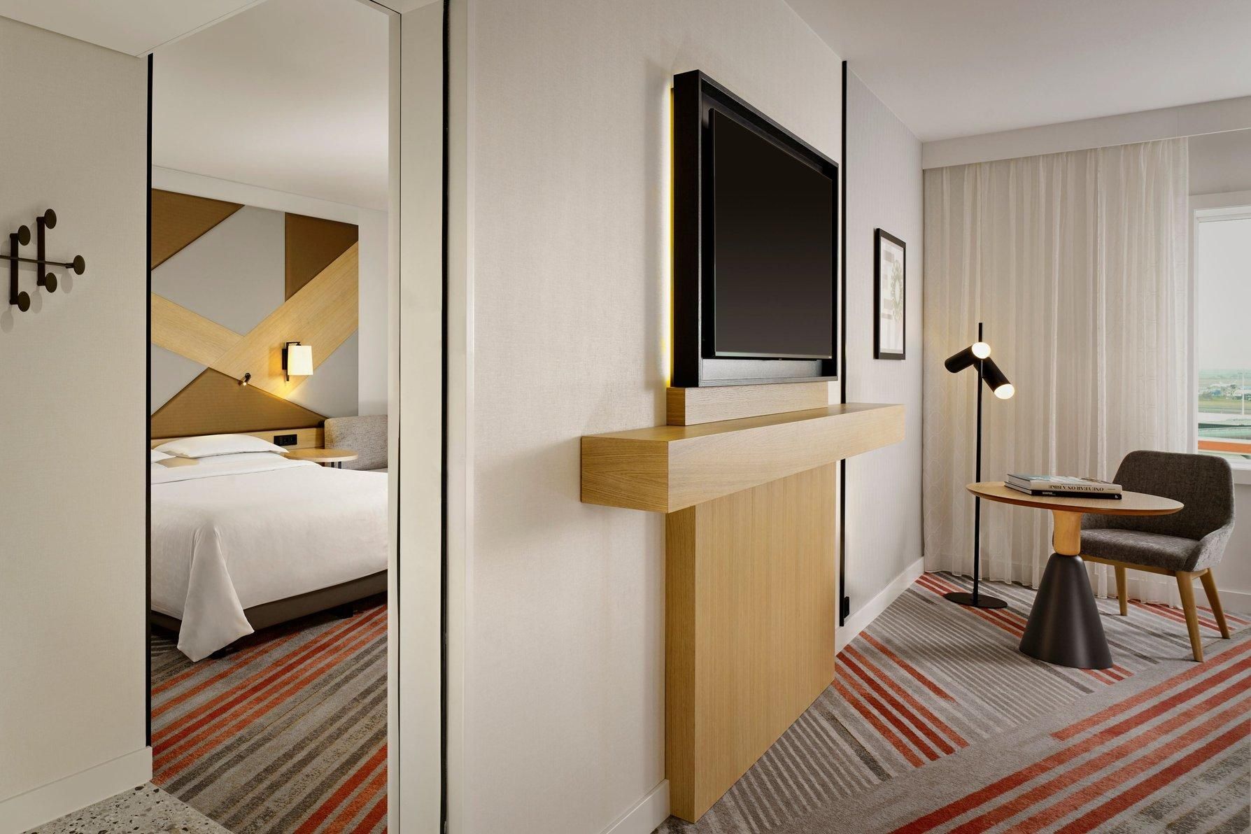 Connecting Family, Guest room, Bedroom 1: 1 King, Bedroom 2: 2 Twin