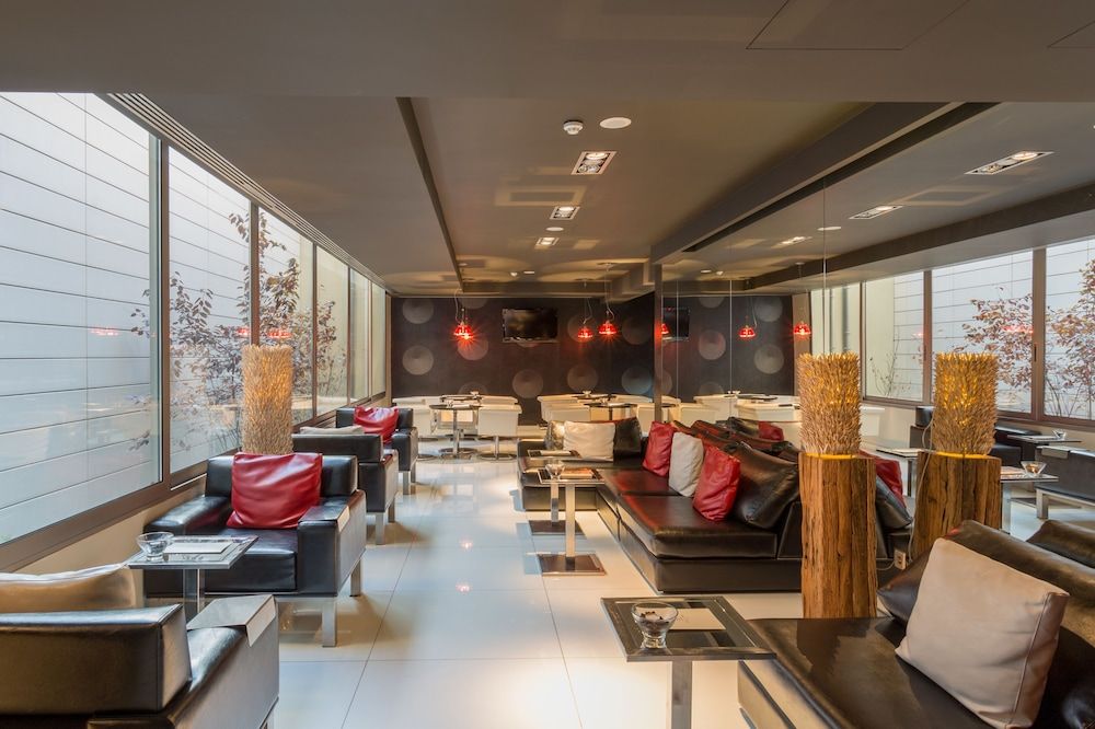 undefined Porto Trindade Hotel 9