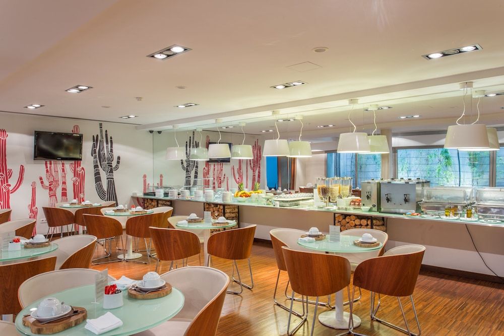 undefined Porto Trindade Hotel 8