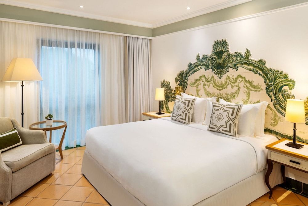 Suite, 1 Queen Bed, Non Smoking, Resort View (Balcony)
