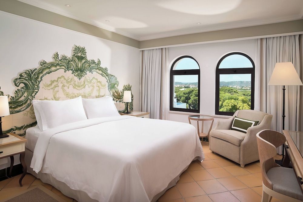Suite, 1 Queen Bed, Non Smoking, Resort View (Balcony)