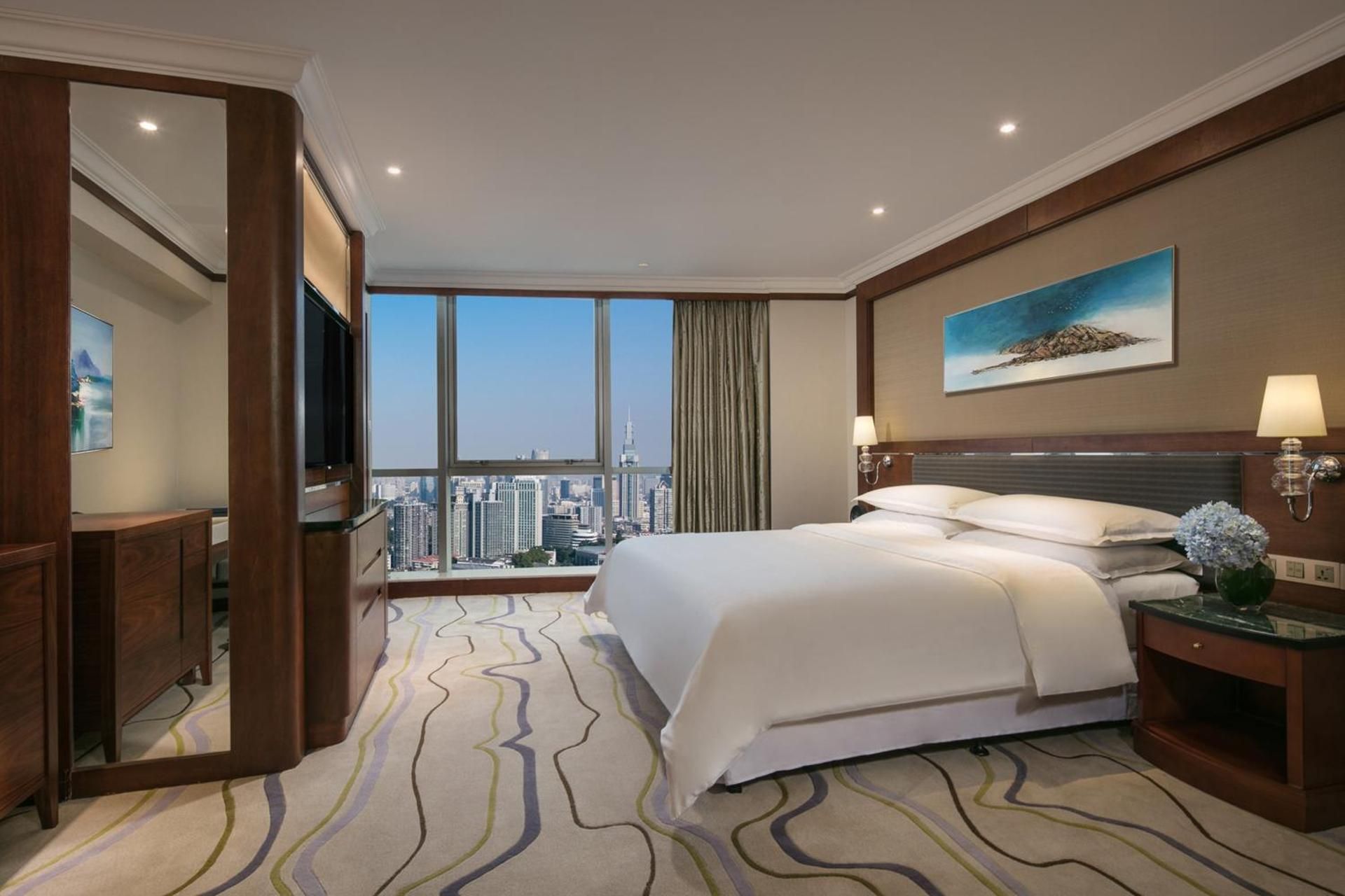Towers King Room, Tower Lounge access level, Guest room