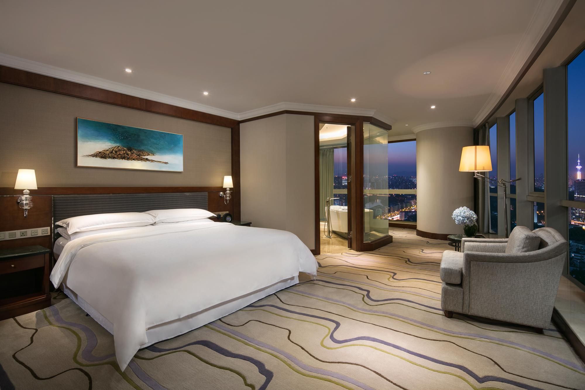 Towers Panaroma Suite, Tower Lounge access level, 1 Bedroom Junior Suite, 1 King, City view