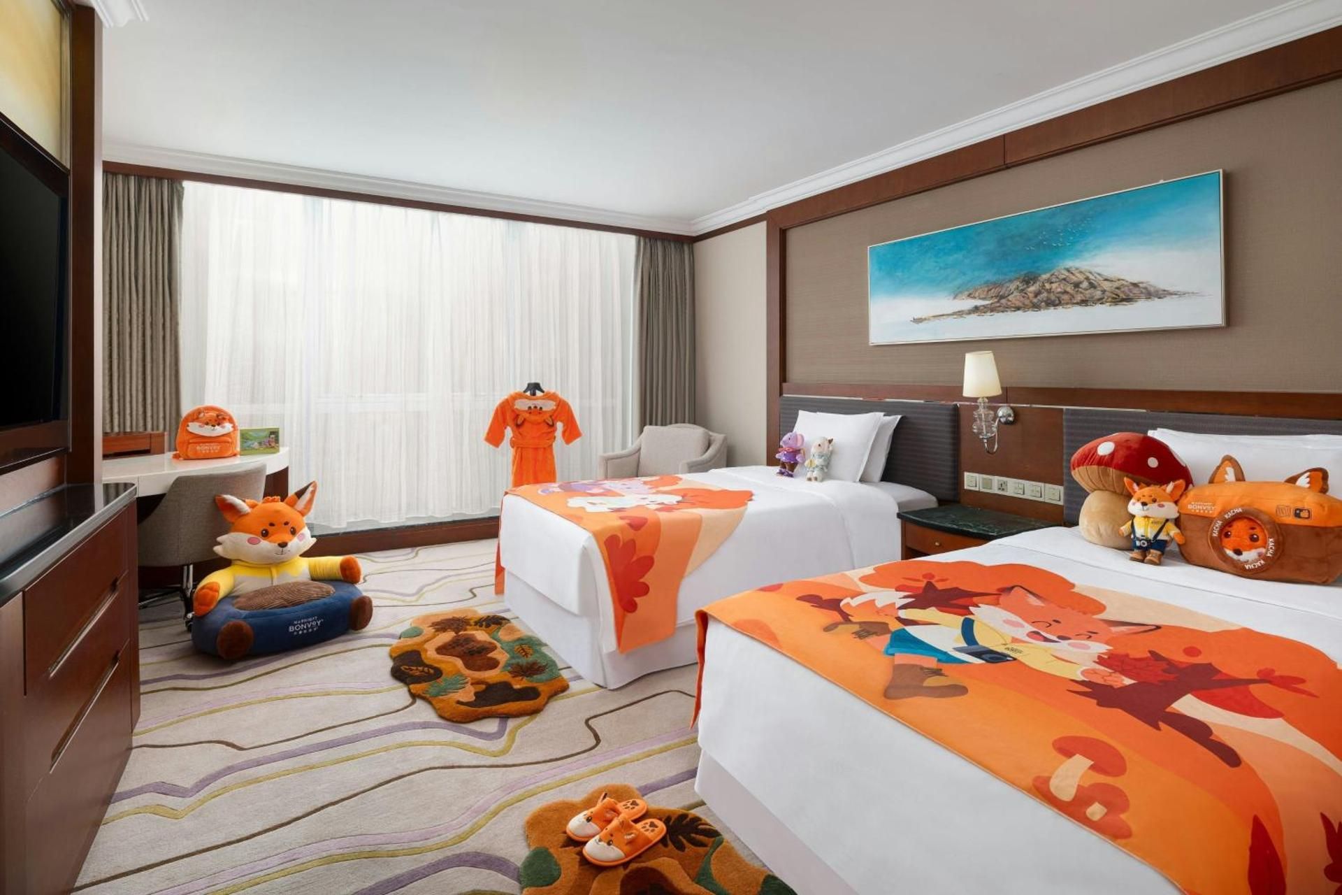 Towers Twin Room, Tower Lounge access level, Guest room