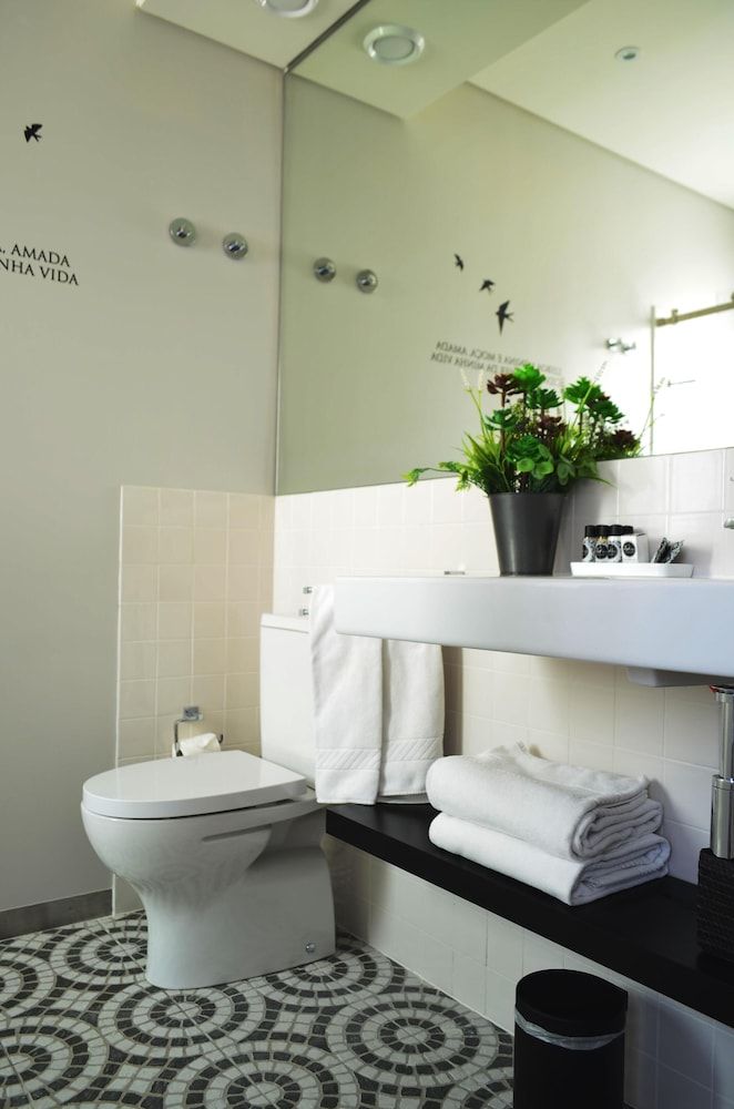 The ART INN Lisbon Double Room, Private Bathroom 11