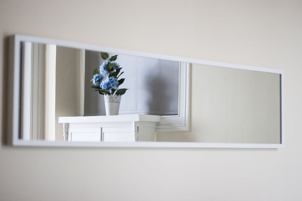 Lisb'on Hostel Double Room, Shared Bathroom 9