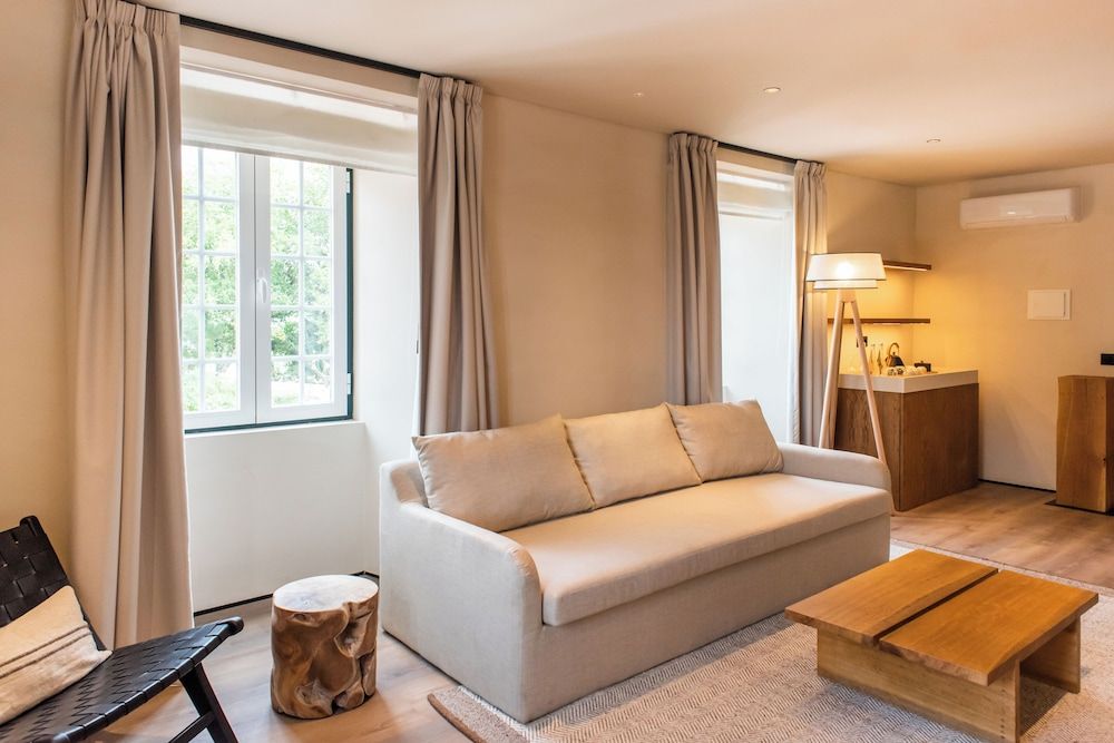 Junior Suite (Breakfast Excluded)